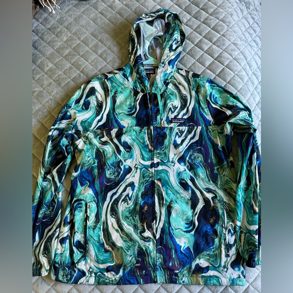 Patagonia windbreaker women’s L